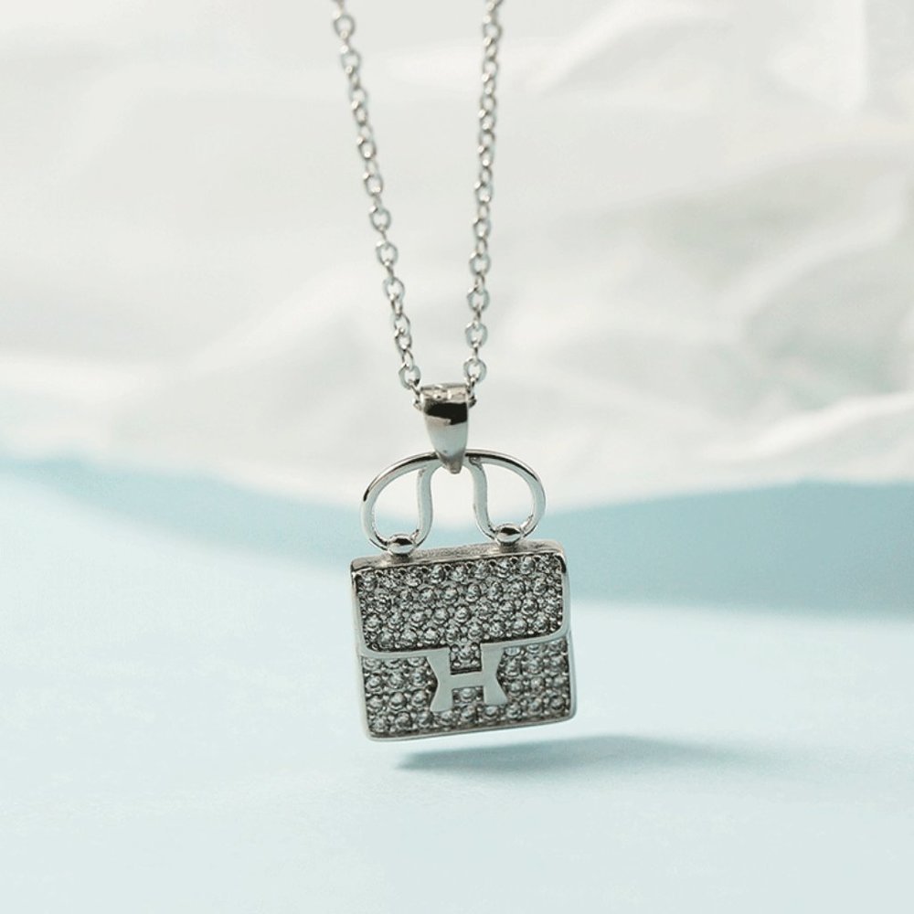 *NEW 925 Sterling Silver Diamond H Letter Necklace - Picture 2 of 2